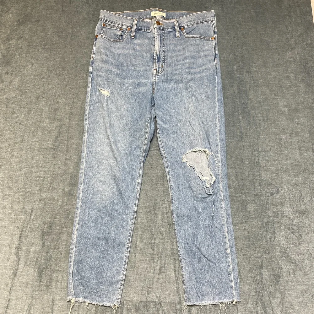 Madewell Jeans Men 35x27.5 Blue Denim Light Wash Distressed Straight Leg Raw Hem